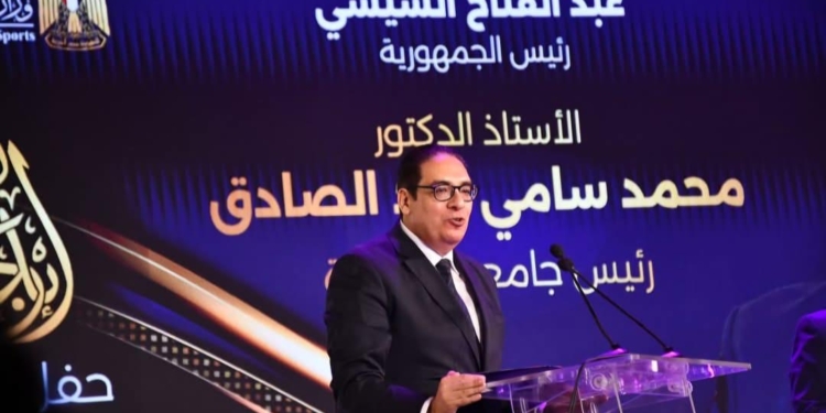 رئيس جامعة القاهرة د سامى عبد الصادق