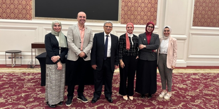 الجامعة الأمريكية تطلق مبادرة اارعاية الصحية