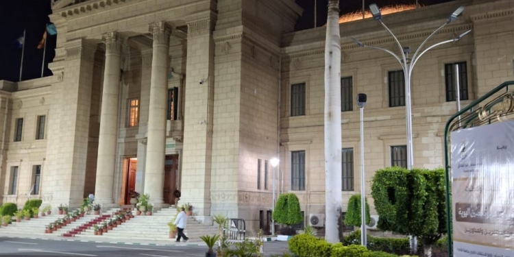 جامعة القاهرة تستعيد هويتها