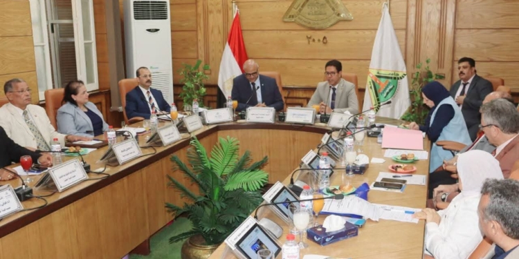 جامعة بنها تخصص منحا دراسية لأبناء الشهداء وسيناء.. وتبدأ في إعلان نتائج الكليات