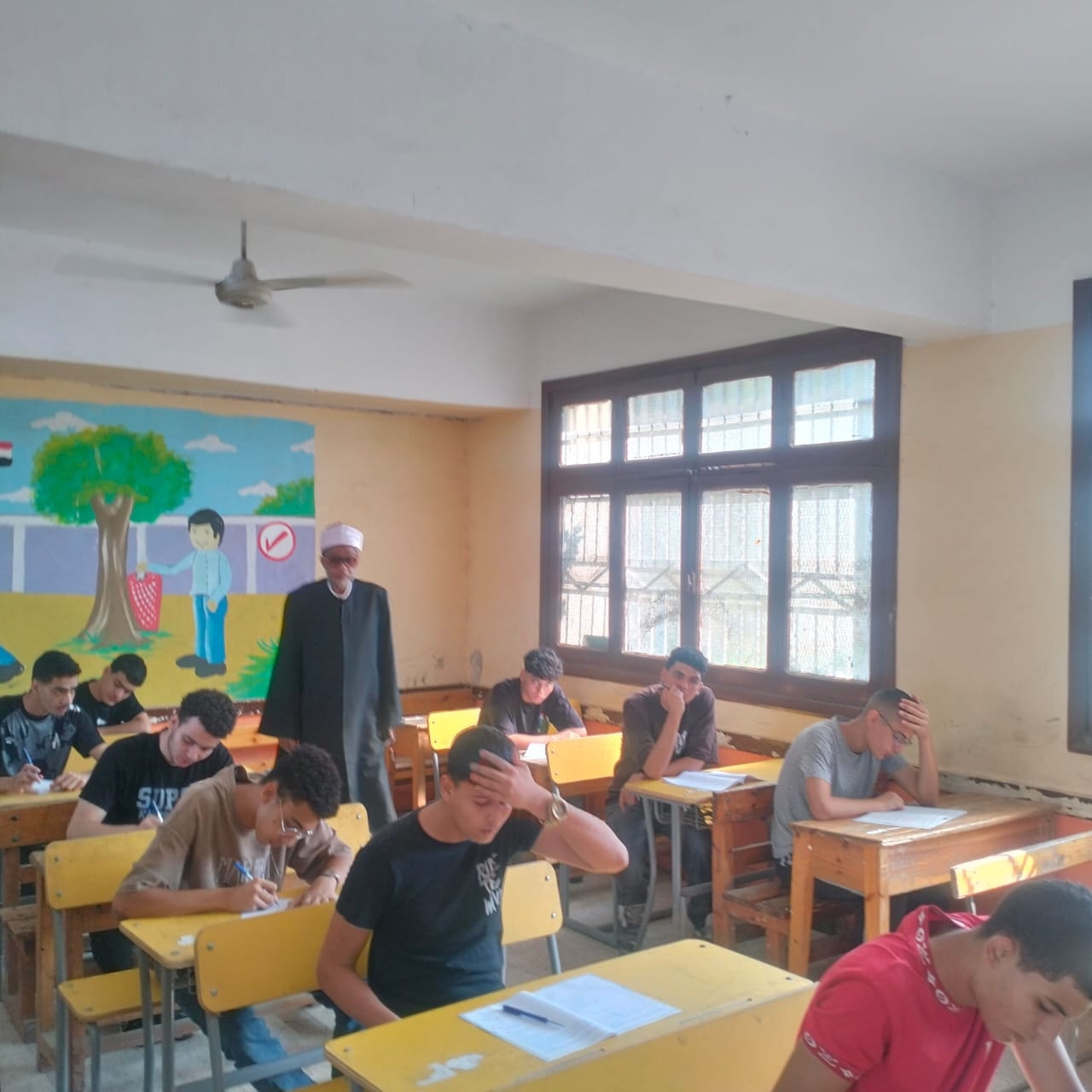 الثانوية الأزهرية 2025 : روساء الإدارات بقطاع المعاهد الأزهرية يتابعون أعمال الامتحانات