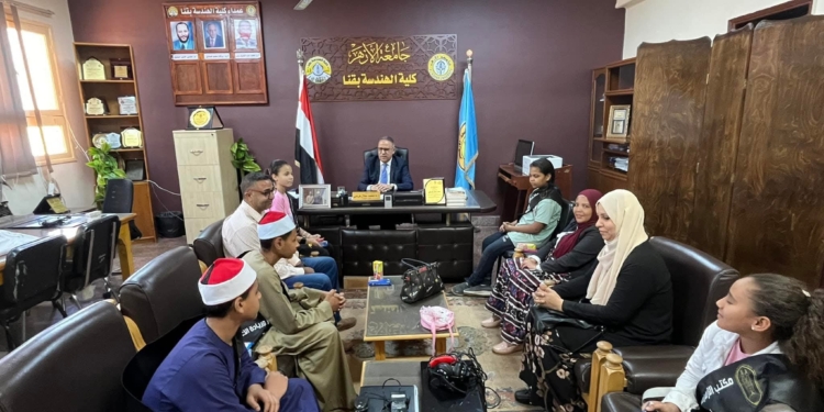 هندسة الأزهر بقنا تستقبل المبدعين من طلاب المعاهد الأزهرية وتقدم لهم التوجيه الأكاديمي والفني وتعدهم بالمساعدة في تصنيع ابتكاراتهم