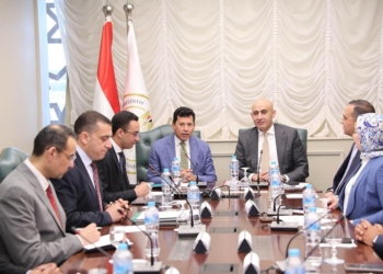 وزير التعليم والشباب يبحثا إطلاق دوري المدارس وتطوير مشروع اللياقة البدنية