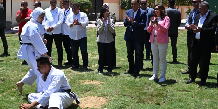 رئيس الوزراء من مدرسة زاوية صقر: الصيف ليس إجازة.. بل فرصة لاكتشاف المواهب