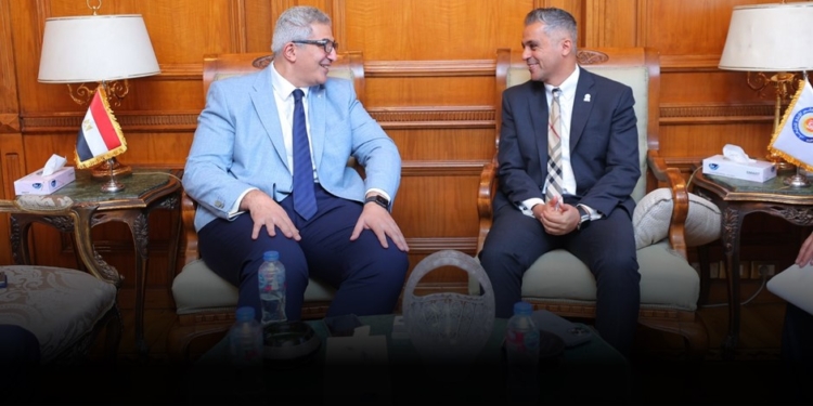 أمين عام المجلس الأعلى للجامعات يستقبل رئيس مجلس أمناء مؤسسة شباب القادة