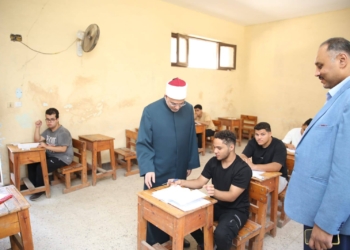 رئيس جامعة الأزهر يتفقد لجان امتحانات الشهادة الثانوية الأزهرية بمعهد الدكتور طلعت السيد بمدينة نصر