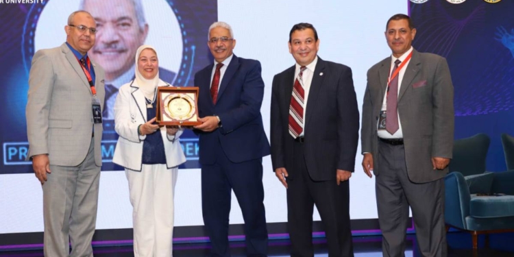 نائب رئيس جامعة الأزهر يفتتح المؤتمر الدولي السابع لقسم جراحة العظام بكلية طب البنات ويشيد بدعم الإمام الأكبر لكافة قطاعات الجامعة ونفاخر بما تحقق من إنجازات