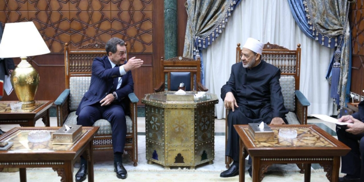 شيخ الأزهر: الأطفال والنساء والضعفاء وحدهم من يدفعون ثمن ما ينتج عن الحروب من مشكلات كبرى