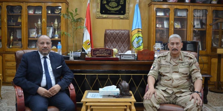 نائب رئيس جامعة الأزهر يستقبل مدير منطقة تجنيد وتعبئة أسيوط