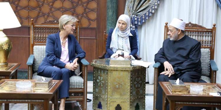 شيخ الأزهر الشريف يستقبل سفيرة الاتحاد الأوروبي ويؤكد: ما يحدث في غزة إبادة جماعيَّة ومَن يقف وراءها يروِّج لفلسفات استعمارية