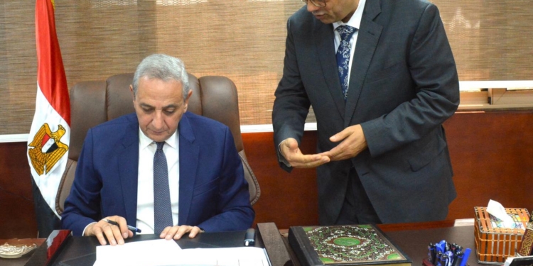 محافظ الغربية يعتمد تنسيق القبول بالأول الثانوي العام والفني