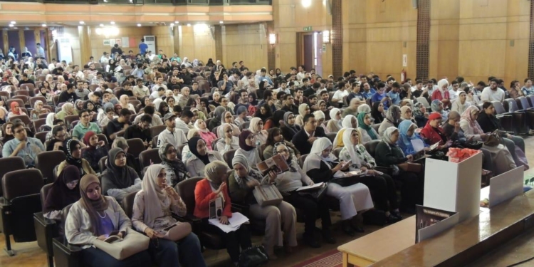 كلية طب قصر العيني تواصل ترسيخ ثقافة الوعي المجتمعي بين طلابها