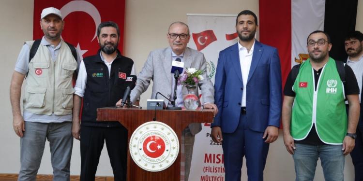 السفارة التركية بالقاهرة تشارك 400 غزوي و150 مصريً في فعالية التضامن والتكافل بمناسبة عيد الأضحى