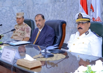 محافظ سوهاج يبحث الاستعدادات النهائية لامتحانات الثانوية العامة