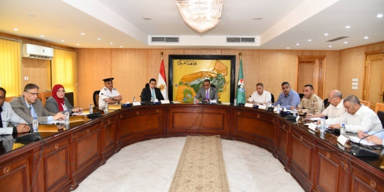 الثانوية العامة 2025.. محافظ الفيوم يقرر إلغاء الأسواق بالطرق المؤدية للجان