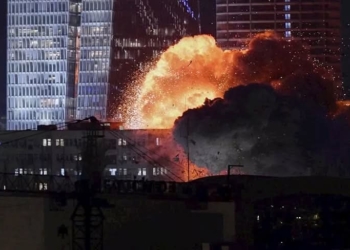 هآرتس: 9 مبانٍ دُمرت بشكل كامل في رمات غان ومئات تضررت