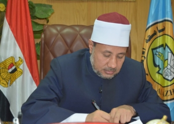 نائب رئيس جامعة الأزهر يحيل أستاذا وطالبا بإحدى كليات الفرع بأسيوط للتحقيق