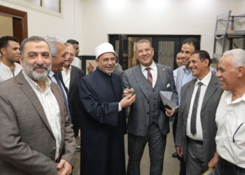 رئيس جامعة الأزهر يهنئ منسوبي الجامعة بعيد الأضحى المبارك عقب عودته من أداء فريضة الحج