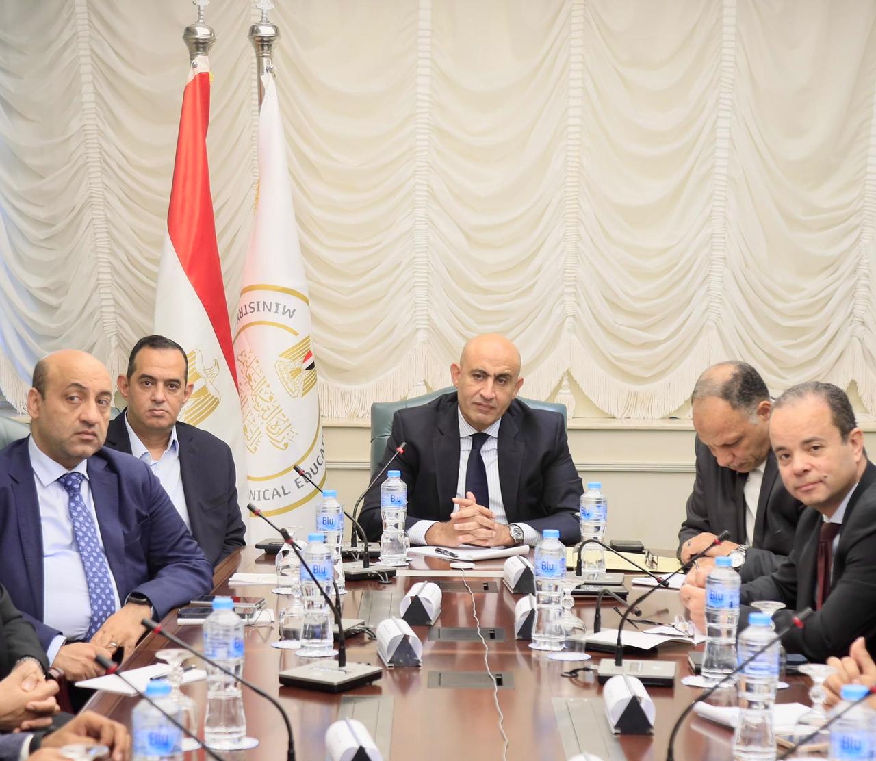 الثانوية العامة 2025.. عبداللطيف: أتابع كاميرات المراقبة بنفسي كل امتحان