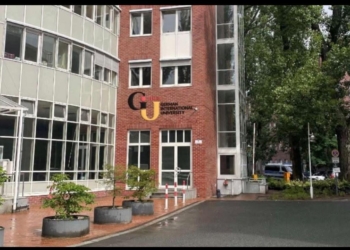 طلاب الجامعة الألمانية الدولية يحققون المركز الثالث في مسابقة القيادة الذاتية ببرلين