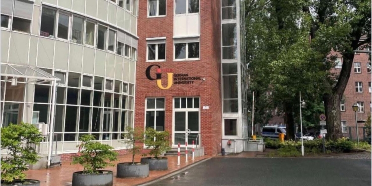 طلاب الجامعة الألمانية الدولية يحققون المركز الثالث في مسابقة القيادة الذاتية ببرلين