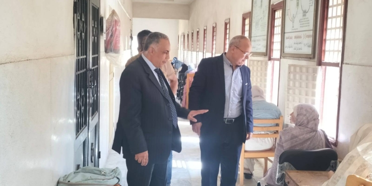 نائب رئيس جامعة الأزهر يتفقد امتحانات كليتي الطب بدمياط ويتابع مستجدات الإنشاءات بالمستشفى الجامعي