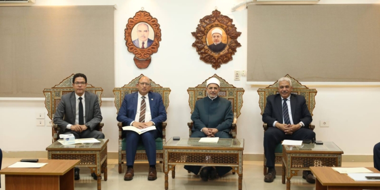 رئيس جامعة الأزهر يلتقي رئيسي جامعتي بنها وحلوان بهدف تعزيز التعاون العلمي وتبادل الخبرات وتحسين جودة التعليم