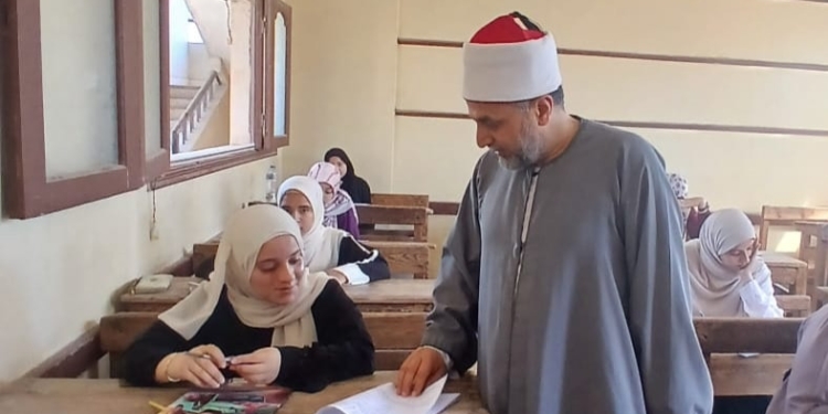 رئيس أزهر الشرقية يتفقد لجان الثانوية الأزهرية 2025 بأبو كبير.. وهدوء يسود امتحان الجغرافيا