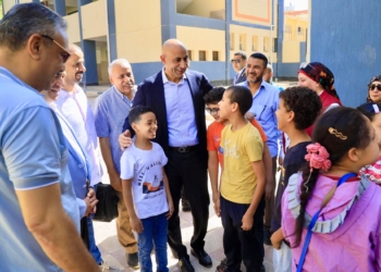 لإنهاء الفترتين.. “عبداللطيف” يتفقد مواقع إنشائية لـ المدارس الجديدة بالمرج