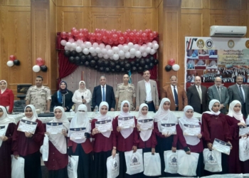 نائب رئيس جامعة الأزهر يتفقد اختبارات التأهيل التربوي ودورات التربية الوطنية بفرع البنات بالعاشر من رمضان