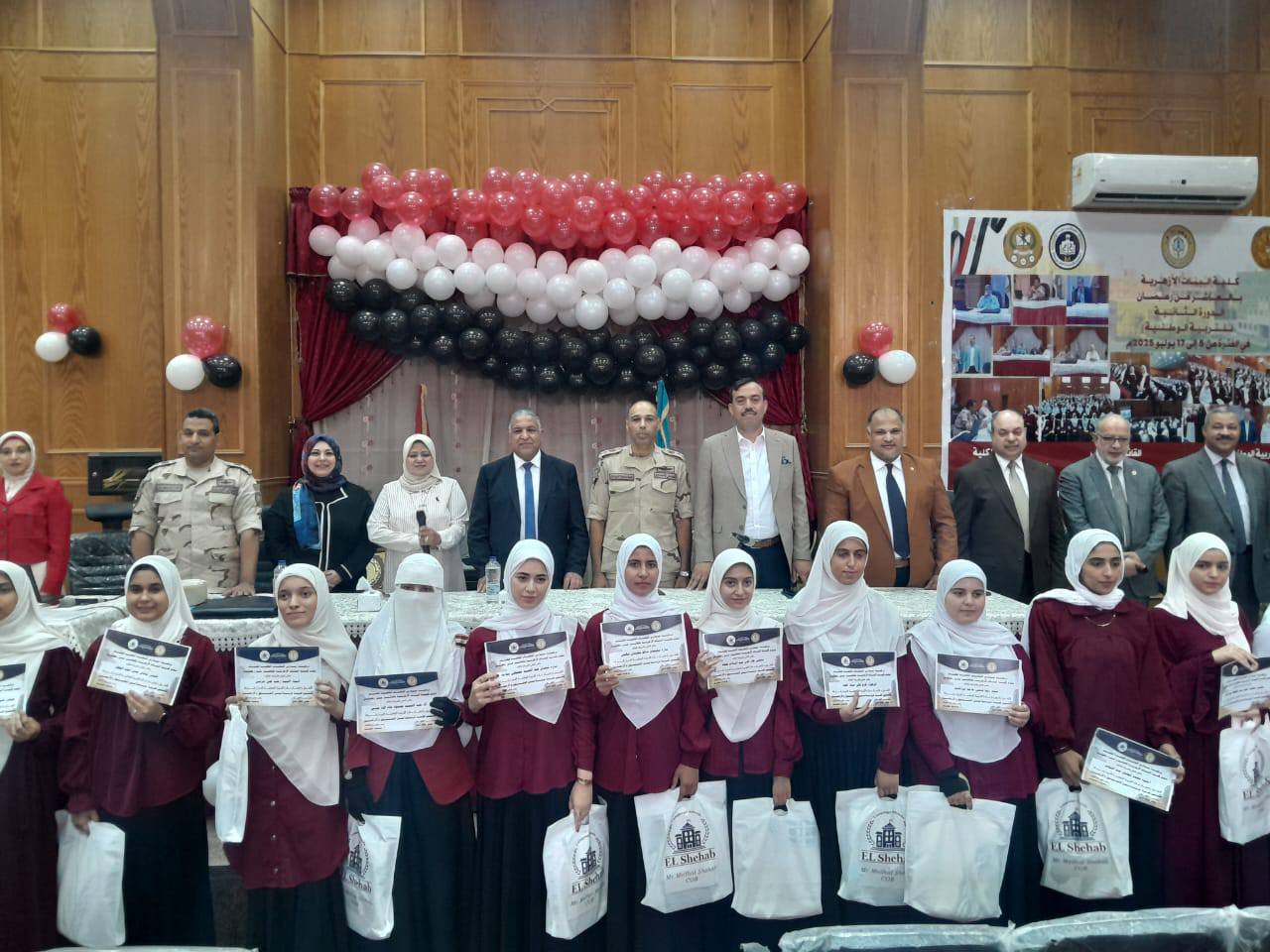 نائب رئيس جامعة الأزهر يتفقد اختبارات التأهيل التربوي ودورات التربية الوطنية بفرع البنات بالعاشر من رمضان