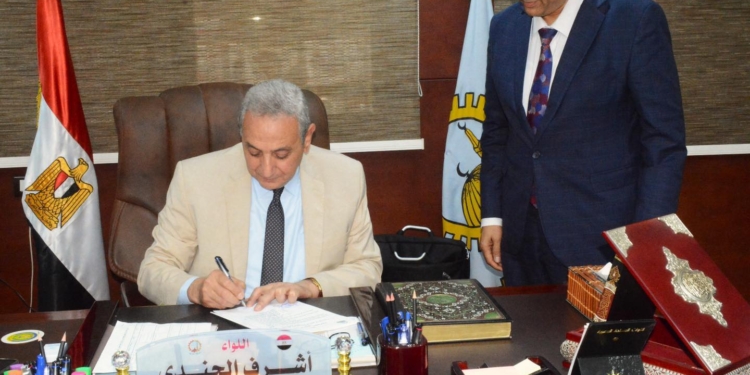 محافظ الغربية يخفض الحد الأدنى للقبول بالأول الثانوي لـ225 درجة