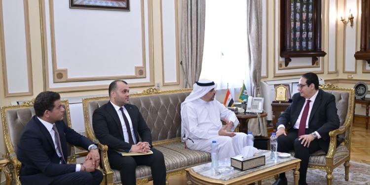 رئيس جامعة القاهرة يستقبل رئيس المكتب الثقافي الكويتي لبحث تعزيز علاقات التعاون المشترك
