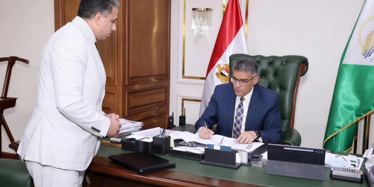 محافظ الجيزة يوجه بإرجاء تقديم شهادة الكشف الطبي لطلاب الأول الابتدائي