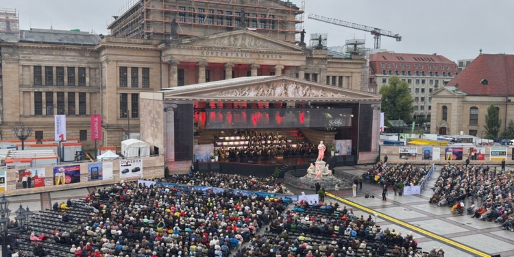 مصر من خلال جامعتها الألمانية العابرة للحدود تشارك فى الموسيقى الكلاسيكية “Classic Open Air Concert” ببرلين 