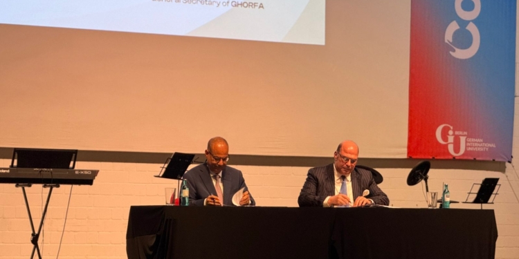 اتفاقية استراتيجية بين الجامعة الألمانية بالقاهرة وغرفة الصناعة والتجارة العربية الألمانية لدعم التعليم والتدريب الدولي