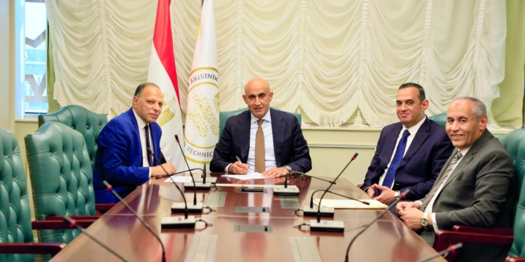 حقيقة حصول نجل الشهيد أحمد المنسي على 90٪ بالثانوية العامة