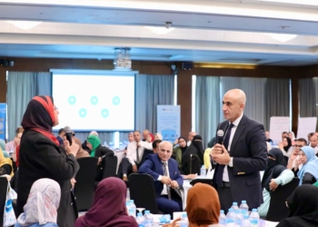 «عبداللطيف» يشهد انطلاق البرنامج التدريبي لمعلمي العربي على المناهج المطورة