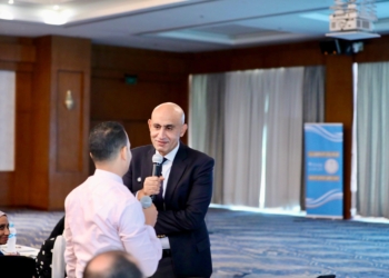 «عبداللطيف» يشهد انطلاق البرنامج التدريبي لمعلمي العربي على المناهج المطورة