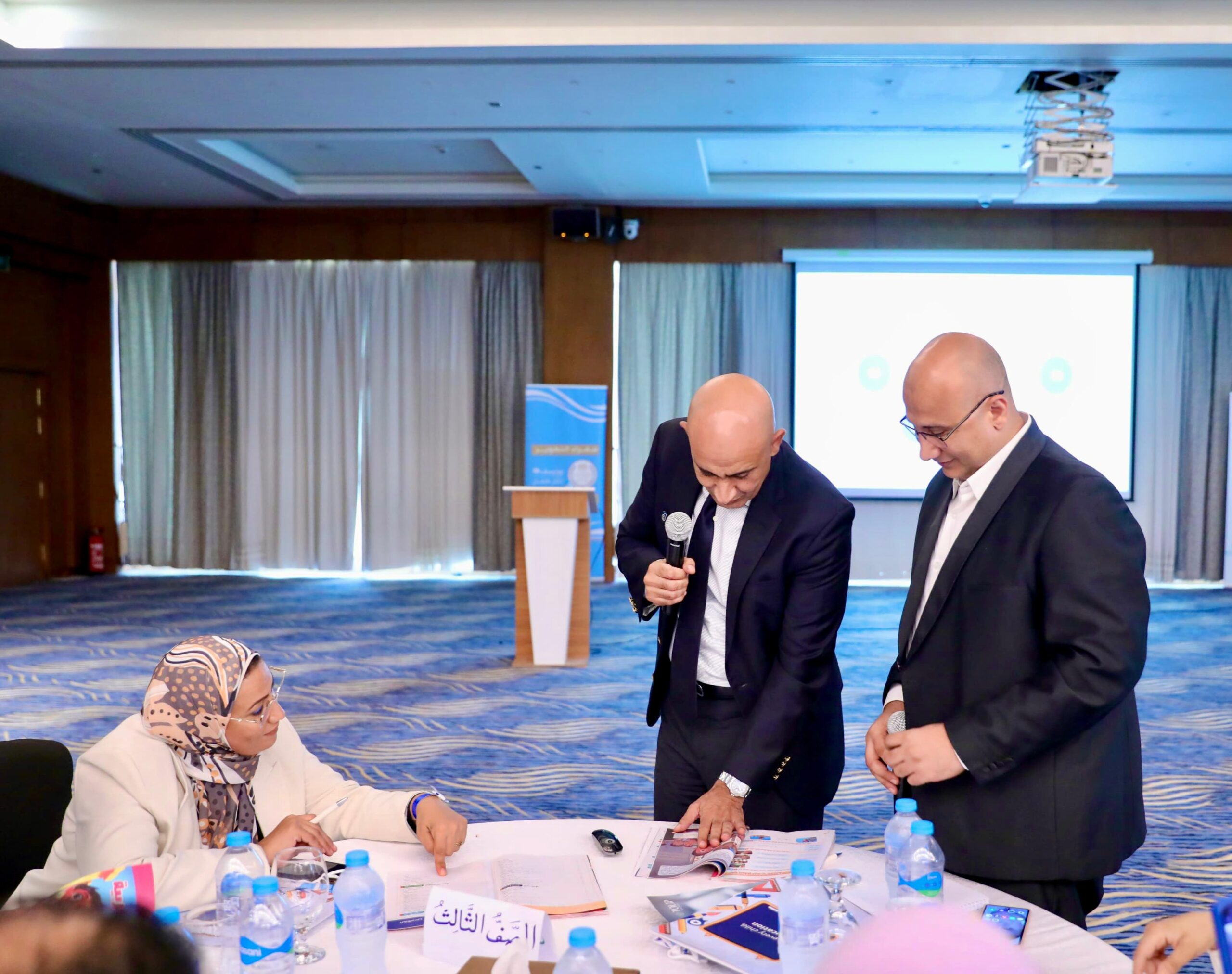 «عبداللطيف» يشهد انطلاق البرنامج التدريبي لمعلمي العربي على المناهج المطورة