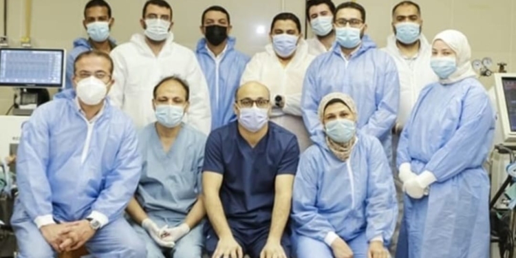 جامعة القاهرة تعلن: “EZVent” أول جهاز تنفس صناعي مصري يحصل على الترخيص التجاري