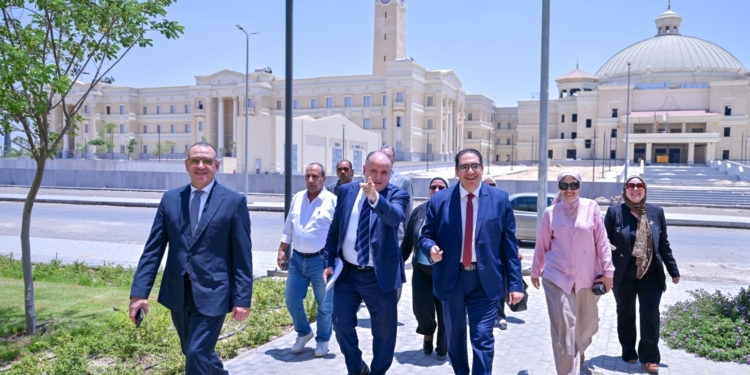 محمد سامي عبد الصادق يتفقد مقر جامعة القاهرة الاهلية بمدينة السادس من أكتوبر