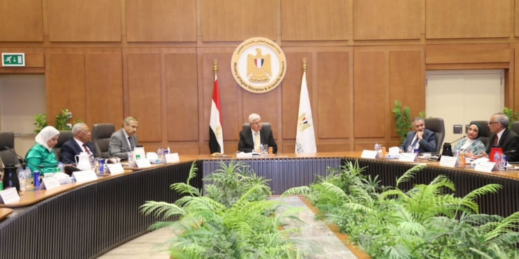 التعليم العالي تعلن تأسيس تحالف علمي صناعي تجاري ضمن مبادرة “تحالف وتنمية”