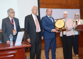 طب قصر العيني تناقش اضطرابات الجهاز التنفسي المهنية والبيئية