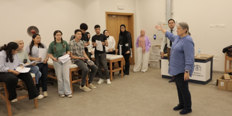 جامعة باديا تستقبل خبراء من جامعة تكساس لتدريب طلابها في الطب البشري والعلاج الطبيعي