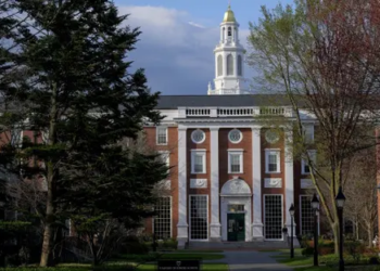 تراجع أعداد الطلاب الأجانب يضغط على ميزانيات الجامعات الأمريكية