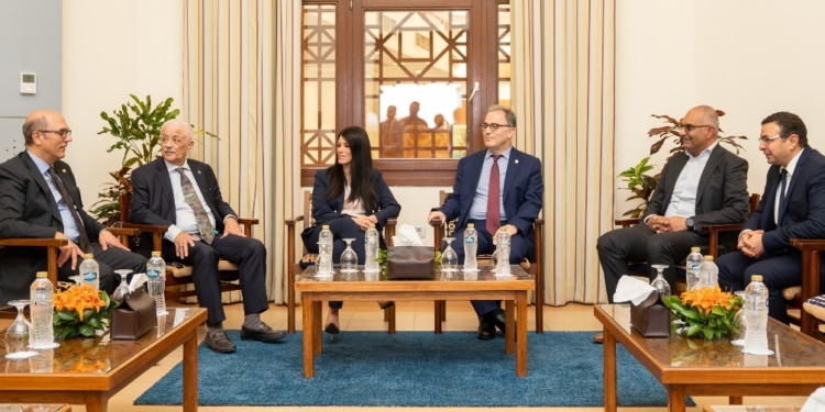 معمل عبد اللطيف جميل بالجامعة الأمريكية يحتفل بمرور خمس سنوات على مكافحة الفقر