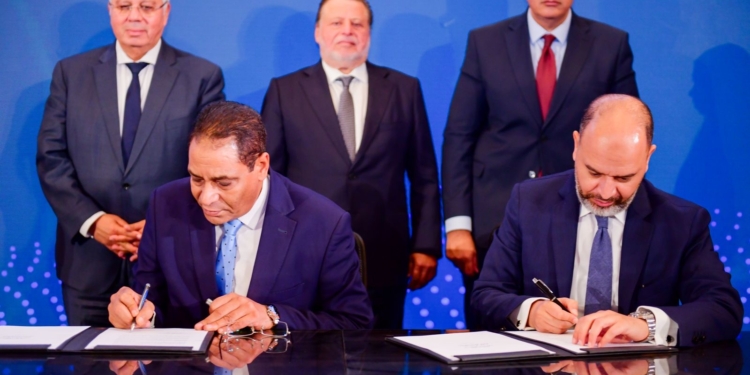 إطلاق أول برنامج جامعي من نوعه لتدريس العلوم المصرفية في عدد من كليات التجارة