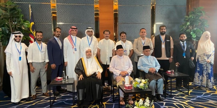 حوار مع رئيس وزراء ماليزيا أنور إبراهيم حول دور ماليزيا في دعم غزة وقوة الدبلوماسية الدينية