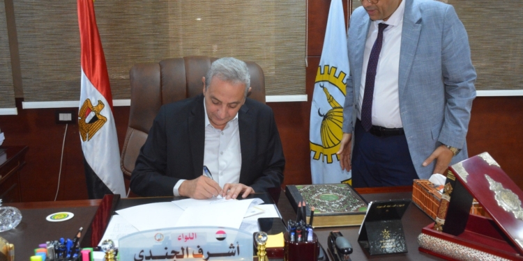 محافظ الغربية يُخفض الحد الأدنى للقبول بالثانوي العام لـ 223 درجة